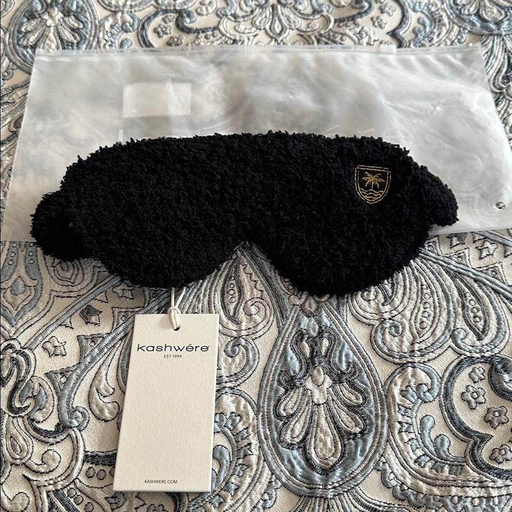 Kashwére Black Sleep Mask NWT